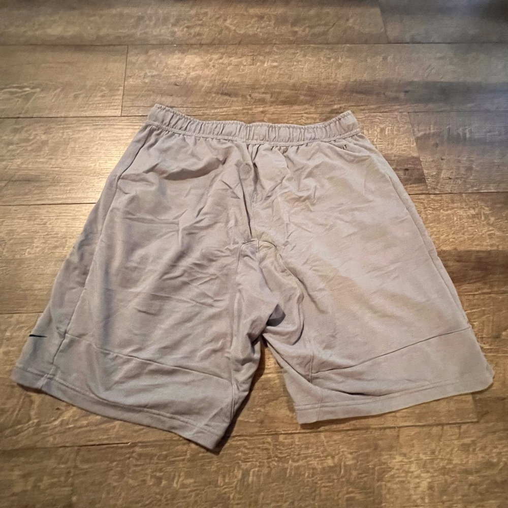 Nike - Picture 3 of 3